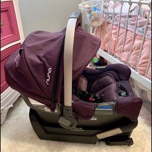 SOLD‼️ Nuna PIPA Car Seat & Base